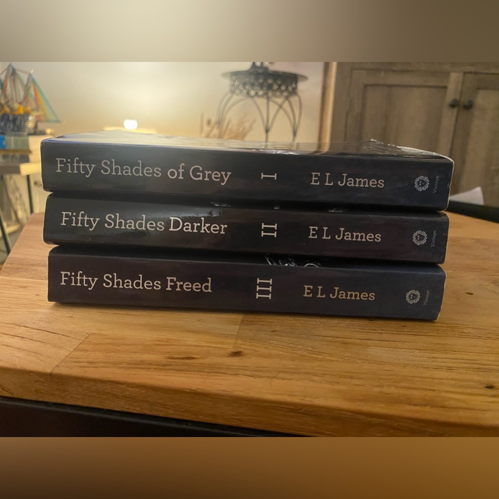 50 Shades of Grey Book Series 1-3 - Picture 2 of 3